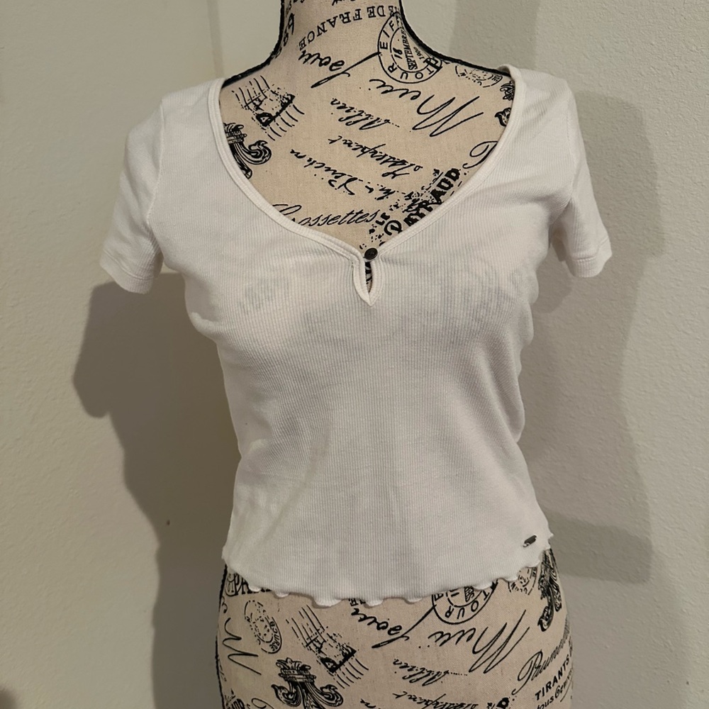 Hollister White Ribbed Notch-Front Crop Top